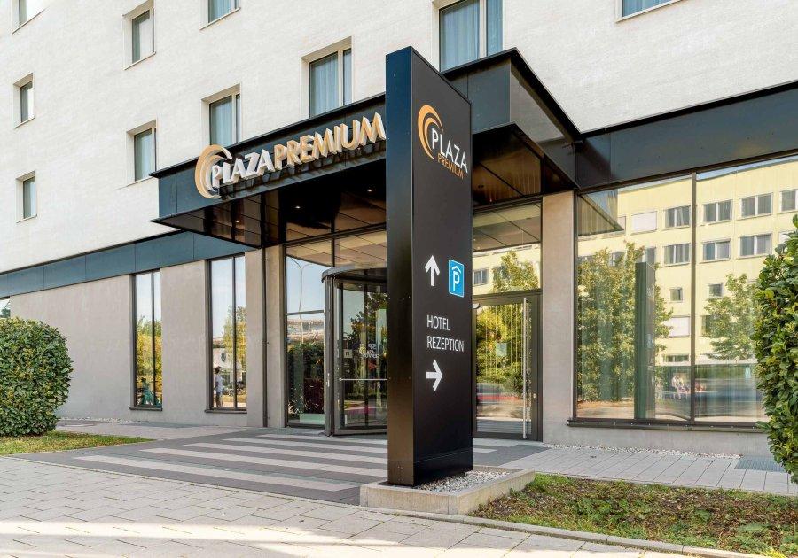 Отель Plaza Premium Munchen Экстерьер фото