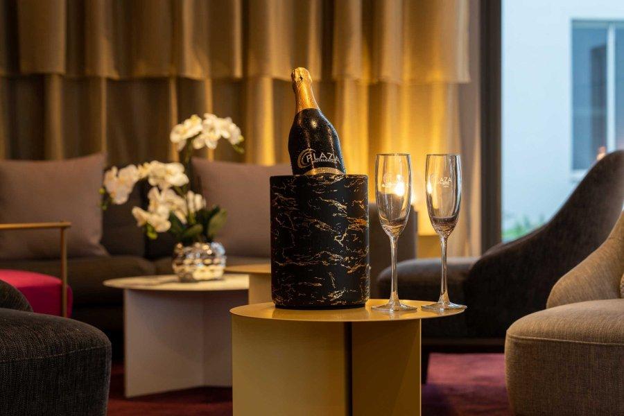 Отель Plaza Premium Muenchen Экстерьер фото